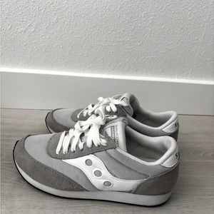 Saucony Hornet sneakers